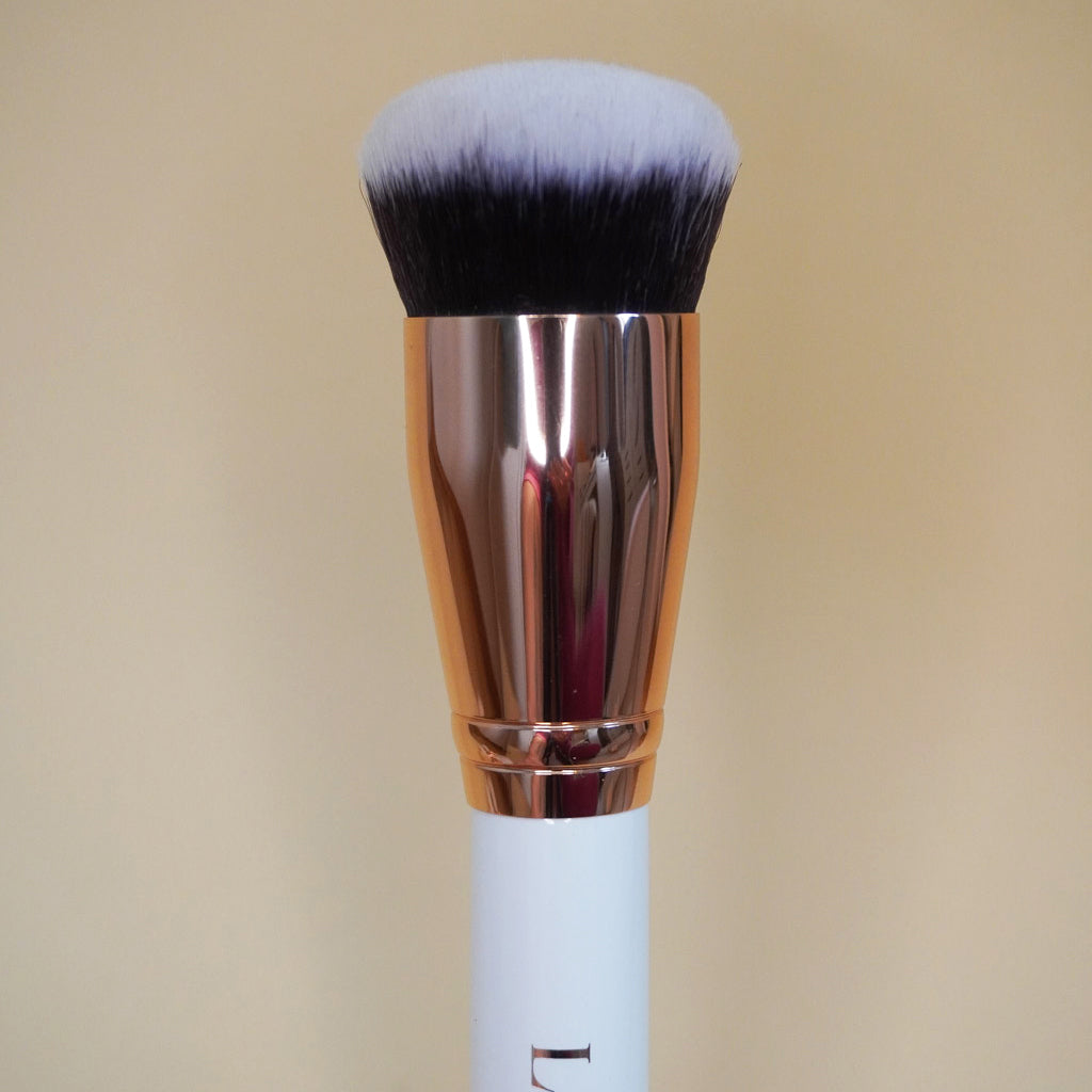 101 FOUNDATION BRUSH Makeup Brushes LIVI BEAUTY sminkekoster