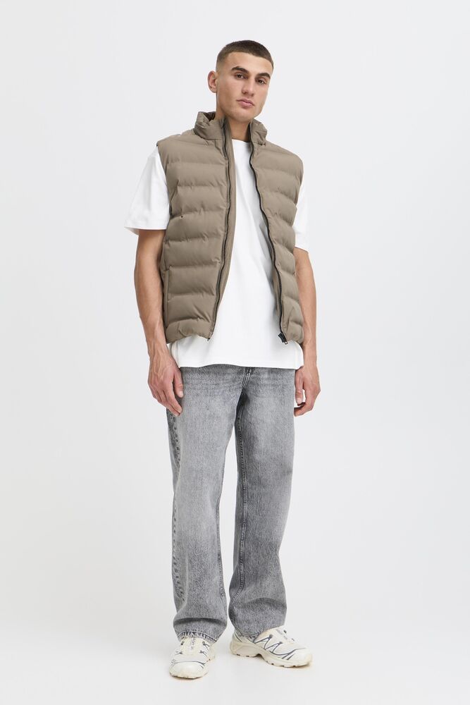 SOLID, Milas Vest