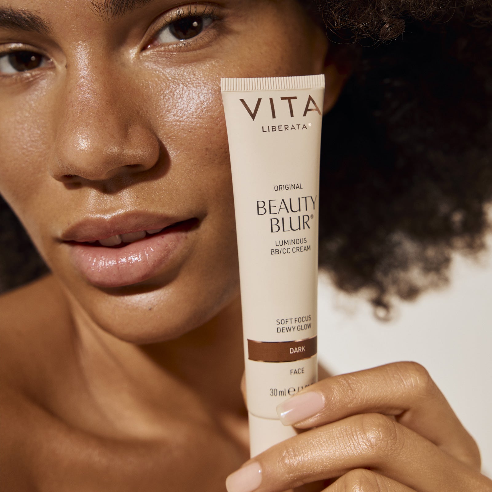 Vita Liberata, Beauty Blur Face- Dark