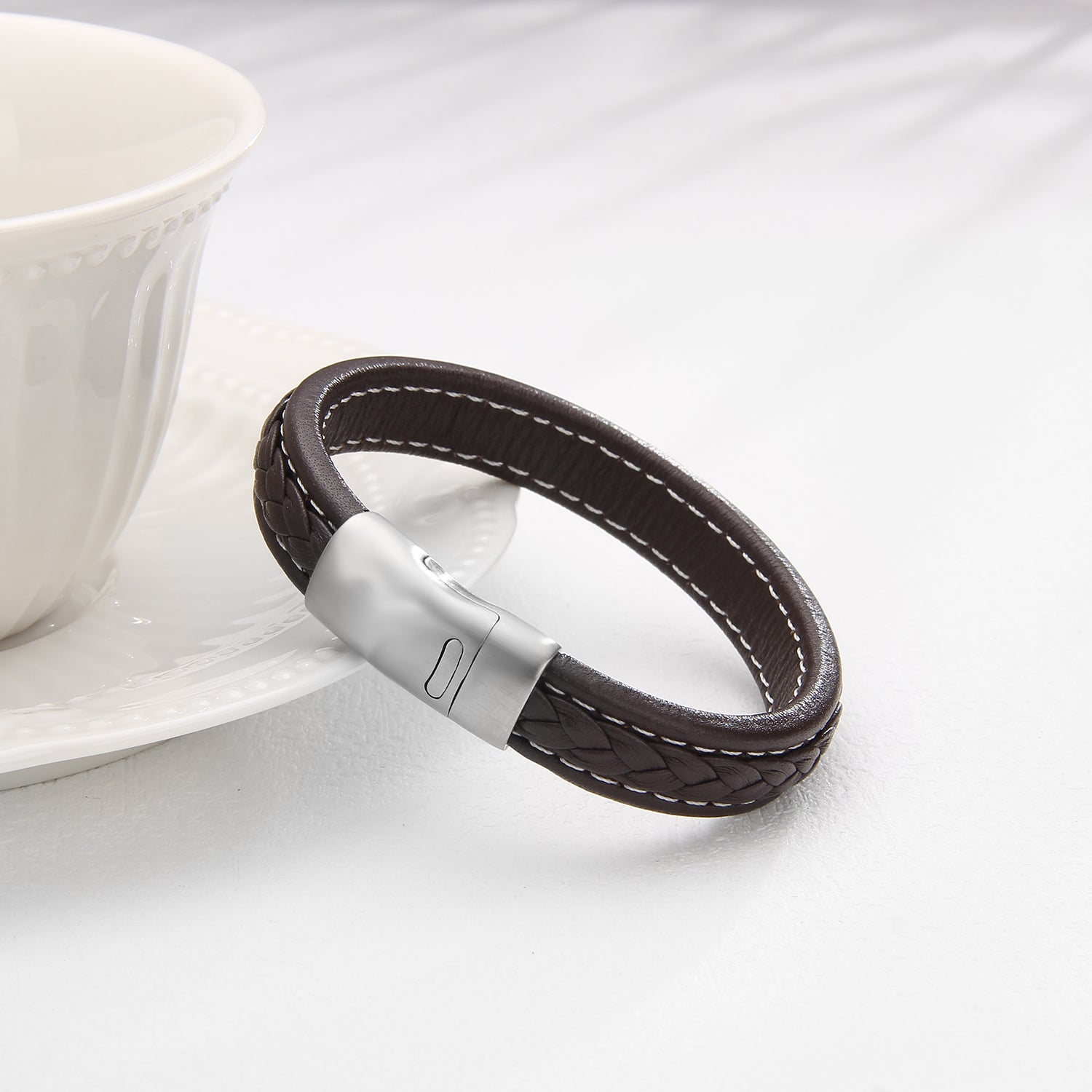 Classic Magnetico - Brunt Lærarmbånd med Søm - Armbånd - JK-Shop