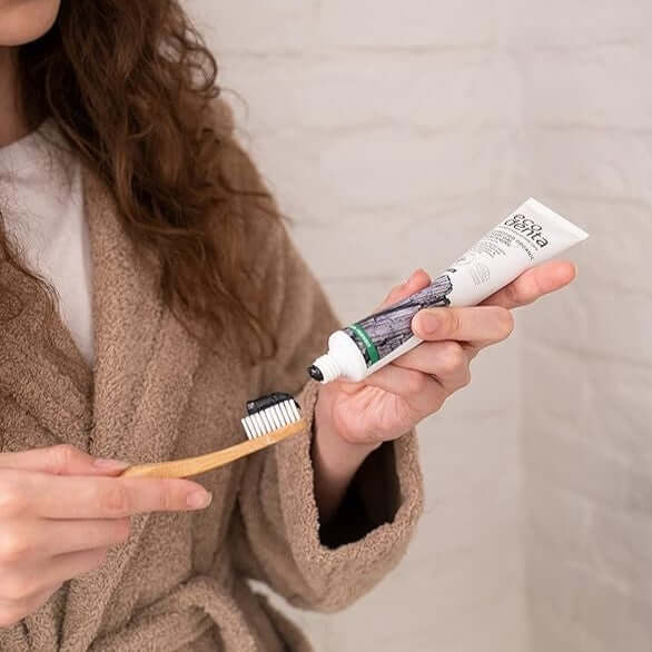 ECODENTA Organic Whitening Toothpaste Charcoal-Tannpleie-JKSHOP