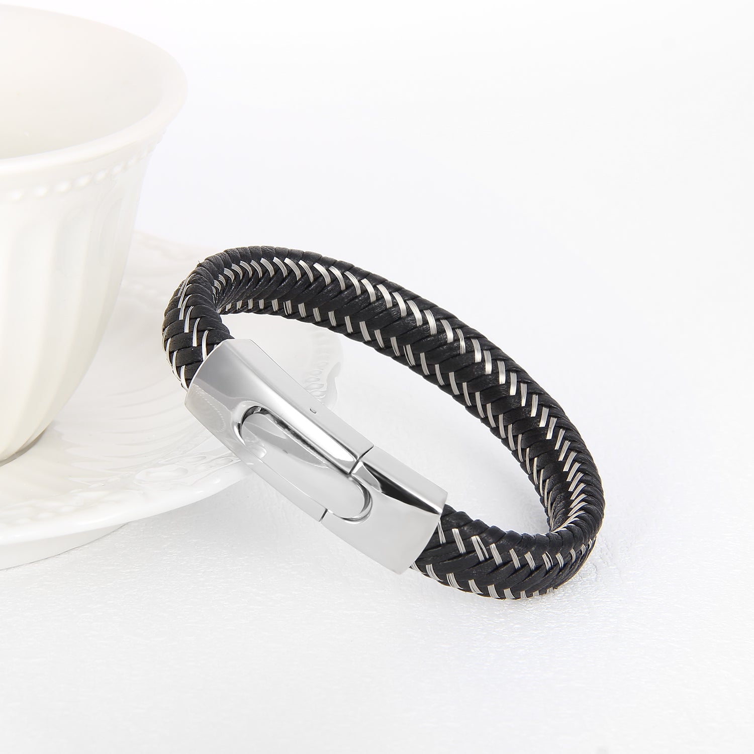 Titan Weave Magnetico - Flettet Lærarmbånd med Ståldetaljer