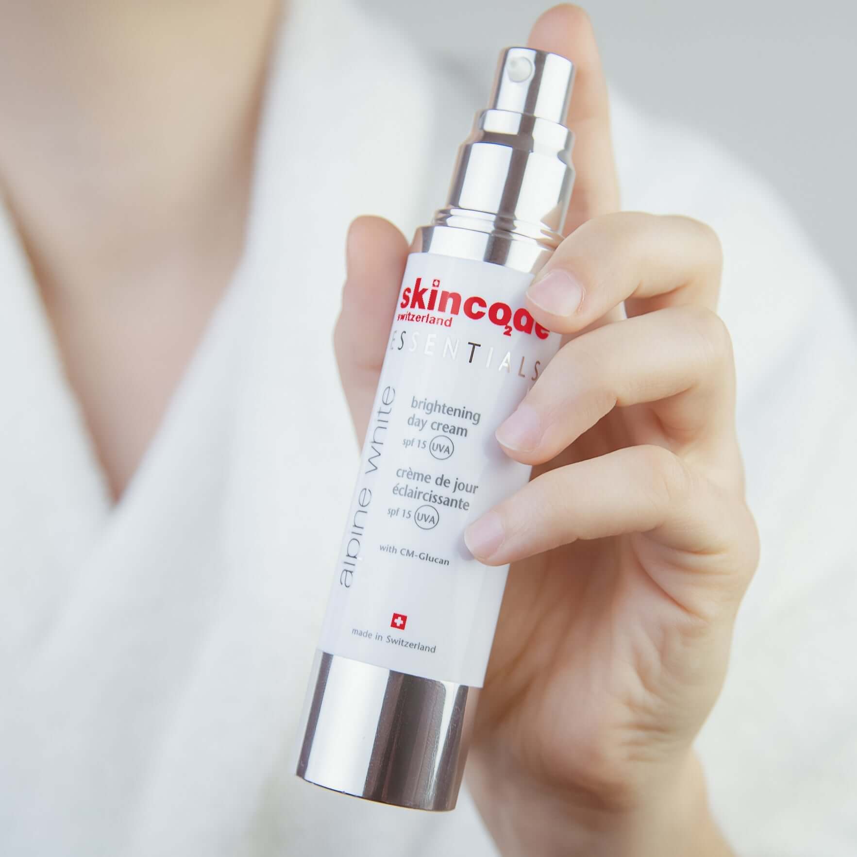 SkinCode Essentials, Brightening Day Cream SPF 15-Ansiktskrem-JKSHOP