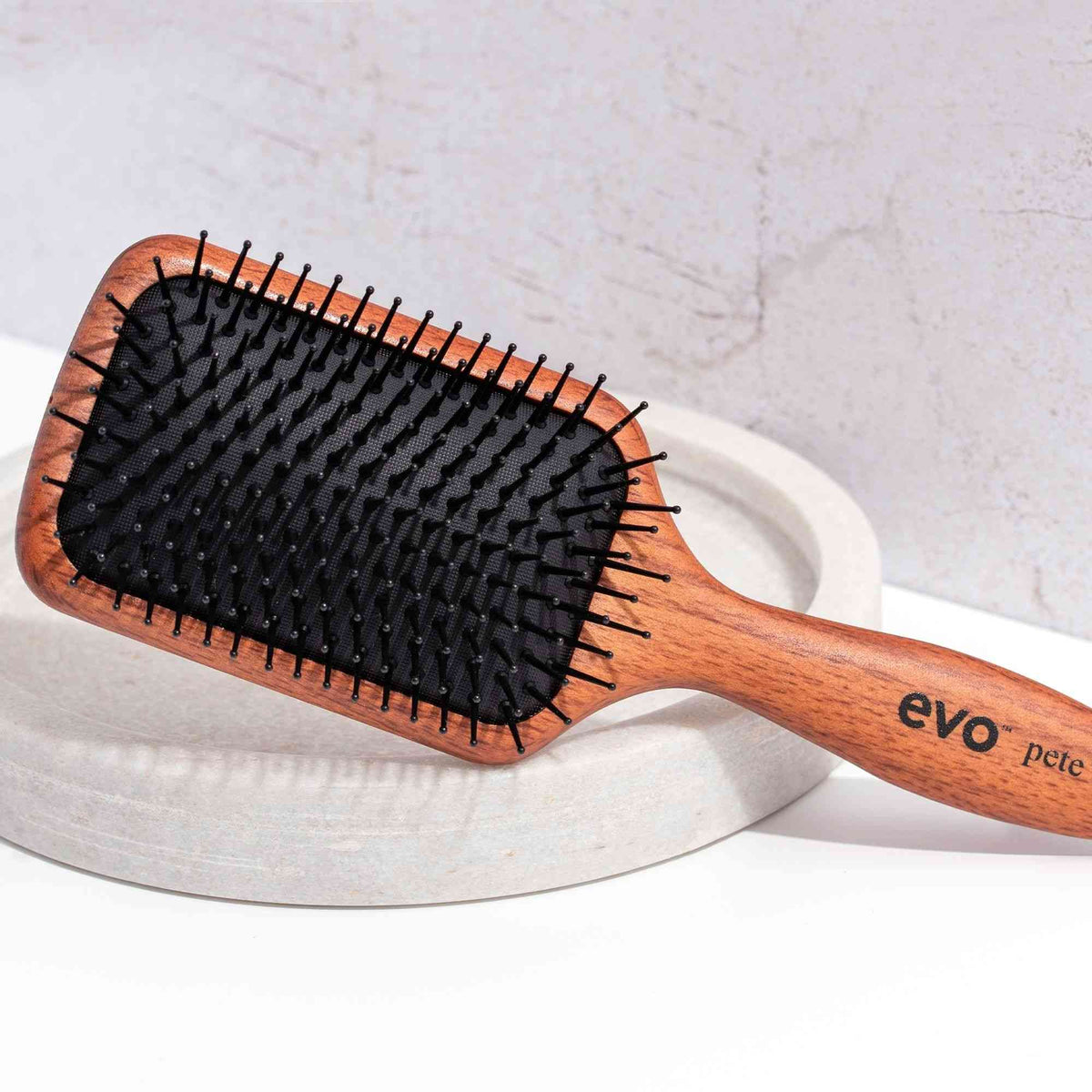 EVO Pete Ionic Paddle Brush - Hårbørste - JK-Shop