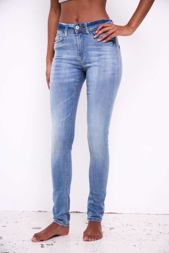 ICHI, ERIN IZARO LIGHT BLUE BLEACHED - Jeans - JK-Shop