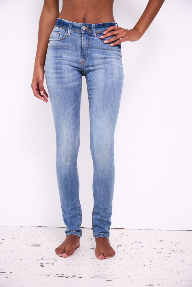 ICHI, ERIN IZARO LIGHT BLUE BLEACHED - Jeans - JK-Shop