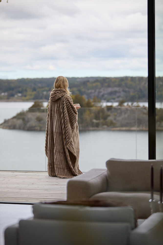 Kosta Linnewäfveri Cozy poncho pledd - Pledd - JK-Shop